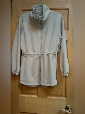 NOWT Woman’s Lululemon Softstreme Cinch-Waist Full-Zip Jacket. Size 8